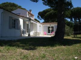 Grande maison à Chaucre à 500 m de la plage, ξενοδοχείο σε Chaucre