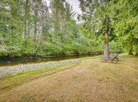 Riverfront Vacation Rental - 4 Mi to Wallace Falls, hotel in Sultan