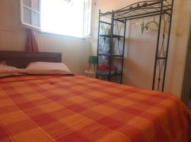 STUDIO COCKTAIL-CH Vue sur mer,Plage,Clim，位于莱昂斯-达赫雷的海滩短租房