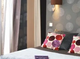 "POUR VOUS" studio dans villa avec piscine