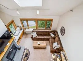 Comfortable Highridge C7 One Bedroom Plus Loft with Fireplace and Hot Tub Access