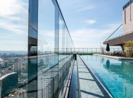 Lindos apto com piscina no Setor Oeste IDV, casa per le vacanze a Goiânia