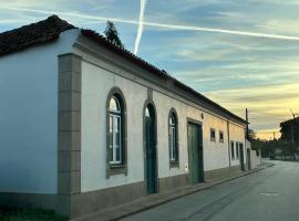 AVEIRO MAIAS VILLAGE - CASA DO ÁLVARO, country house in Oliveirinha