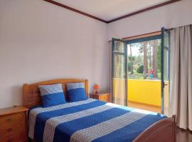 Be Local - Apartment in Mira Villas with pool access, hotel en Mira