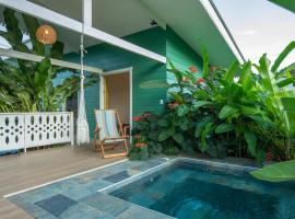 Namaitamí Casa Hermosa con AC y piscina a Solo 650 Metros del Parque Nacional Cahuita, hotel a Cahuita