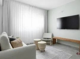 דירה משפחתית מודרנית ליד הים - By Edomlux