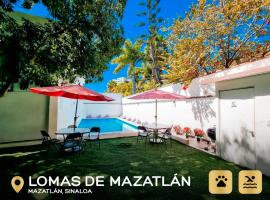 Hostal La Casa de Madera, bed and breakfast en Mazatlán