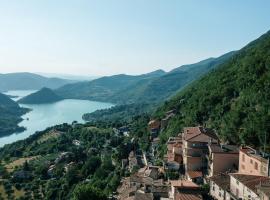 (Incanto sul Lago Turano) la vista panoramica più bella – tani hotel w mieście Varco Sabino