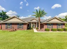 Pensacola Home with Private Lanai, 9 Mi to Downtown!