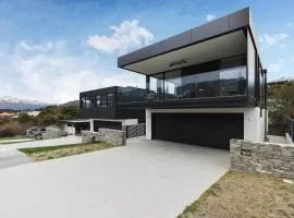 Villa Aurora, luxury in the heart of Wanaka