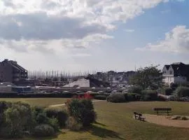 Charmant apt famille avec balcon au Port du Crouesty, parking inclus - FR-1-639-55