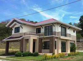 Hanalei homes robinsons homes laoag city ilocos norte philippines – hotel w mieście Bangued