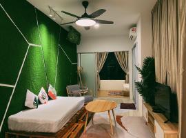 Stylish 2 Bedroom Apartment by Thirteen Residence at ITCC Manhattan suites TR09، مكان عطلات للإيجار في Donggongon