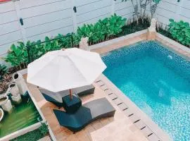 Villa Sindang Restu Sr 11 Private Pool 5Br 25 Pax