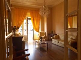 Room in Guest room - Viareggio Top Deco versilia, δωμάτιο σε οικογενειακή κατοικία στο Βιαρέτζιο