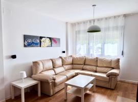 Luminoso Apartamento a 10 minutos de Granada con Piscina, διαμέρισμα σε Alhendín