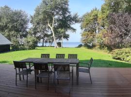 Ferienhäuser Boddenstrand, hotel v destinácii Wiek auf Rügen