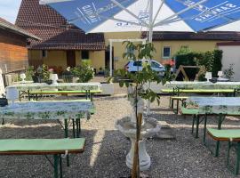 Gasthaus Zur Rose, habitación en casa particular en Aalen