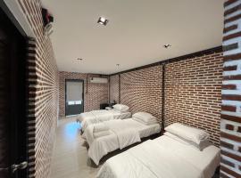 Bayfront608, Hotel in Ban Khlong Dan