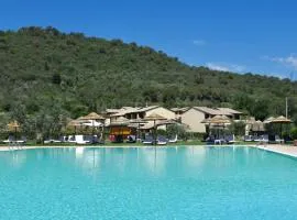 Apartments with 2 bedrooms, ground floor with private outdoor area, in Residence with swimming-pool
