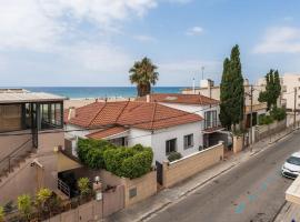 HHBCN Beach House Castelldefels #3, cabana o cottage a Castelldefels