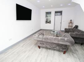 Remarkable 4-Bed House in Bradford, hotel din Bradford