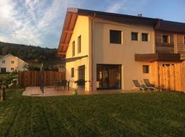 Belle maison avec jardin et vue montagne, hotel barato en Epagny Metz-Tessy