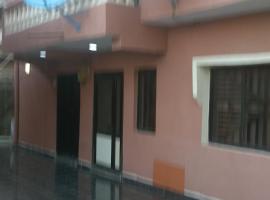 chinaka guest house 24hr light, hotel din Lagos