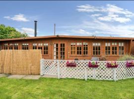 Clematis cabin, glamping site in Hereford