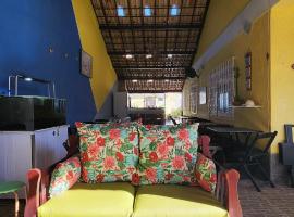 Hostel Caminho da Praia, готель у місті Арраял-ду-Кабу