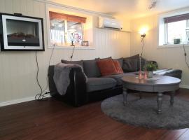 Studioleilighet i kjeller ved stranden og hvalsenter NB Må vaskes etter endt leie eller betale rengjøringshjelpen 500 kr