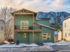 Tiny Tree House AC