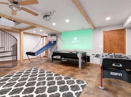 Large Groups Sleeps 20 Must See, hotel in Flagstaff