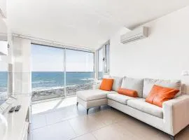 Luxury First Line Apartment.