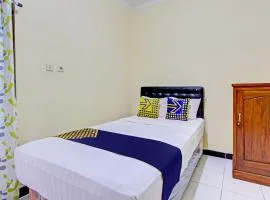 SPOT ON 93007 Guest House Lestari