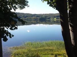 Idyllic lakeside cabin (hytte), chalet i Horten