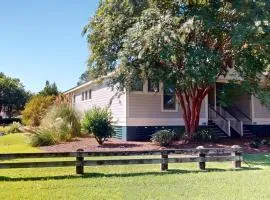 2 Bdrm Lakeside Villa Scenic View With Amenities