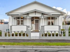 Brīvdienu māja Three Bedrooms Hermay Cottage pilsētā Invermay