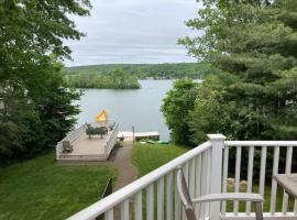 Fun on the Lake, holiday home sa East Hampton