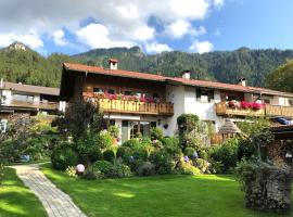 Ferienwohnung Mitteldorf, hotel in Oberammergau