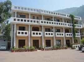 Besham Hilton Hotel, by LMC