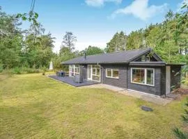 Awesome Home In Ebeltoft With 3 Bedrooms, Sauna And Wifi