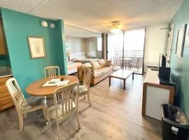 Royal Kuhio 1703 - Spacious Studio with Stunning Mountain Views in the Heart of Waikiki!