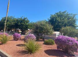 Red Rocks Surround this Gem, Hotel in Ivins