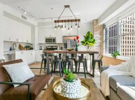 Spacious 4BR Condo in New Orleans