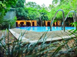 Tropicara Resort, hotell i Sigiriya