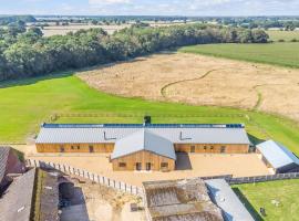 Sandy Barn *BRAND NEW* Barn Conversion, hotel with parking in Tunstead