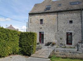 Le Grenier de la Floye - Gîte Coquelicot, feriehus i Mettet