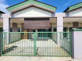 Homestay LK, hotel di Sitiawan