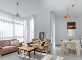 Bright Apartment minutes from the Sea, beach rental in Il-Gżira